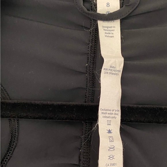 Lululemon on Go the Distance Runners Vest w/ zip-out hood, lightweight, black 8 - Picture 4 of 15